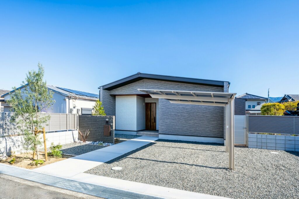 【ブラックチェリーが映える家】-大好きな家具に囲まれて-の施工事例写真05