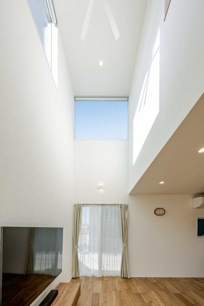 【自然光が降り注ぐ明るい家】-ナチュラルカラーとガラス玉照明のある空間-の施工事例写真02